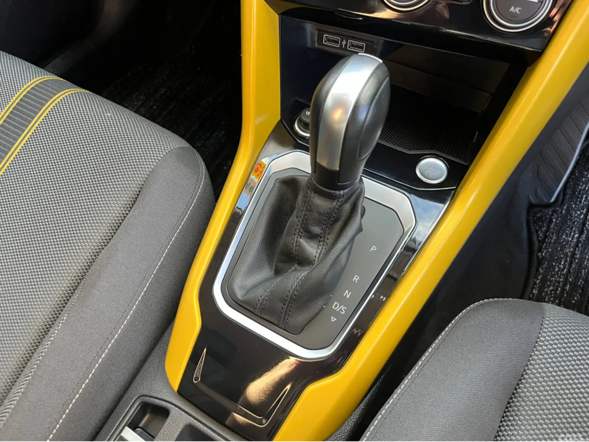 Volkswagen T-Roc SUV, Diesel, 2020, Gold