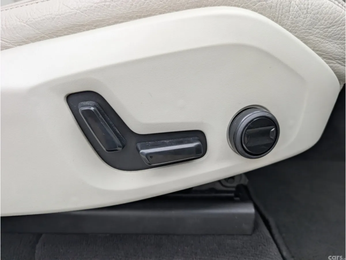 Volvo XC60 SUV, Diesel, 2019, Grey