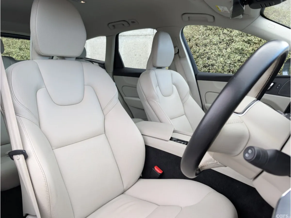 Volvo XC60 SUV, Diesel, 2019, Grey