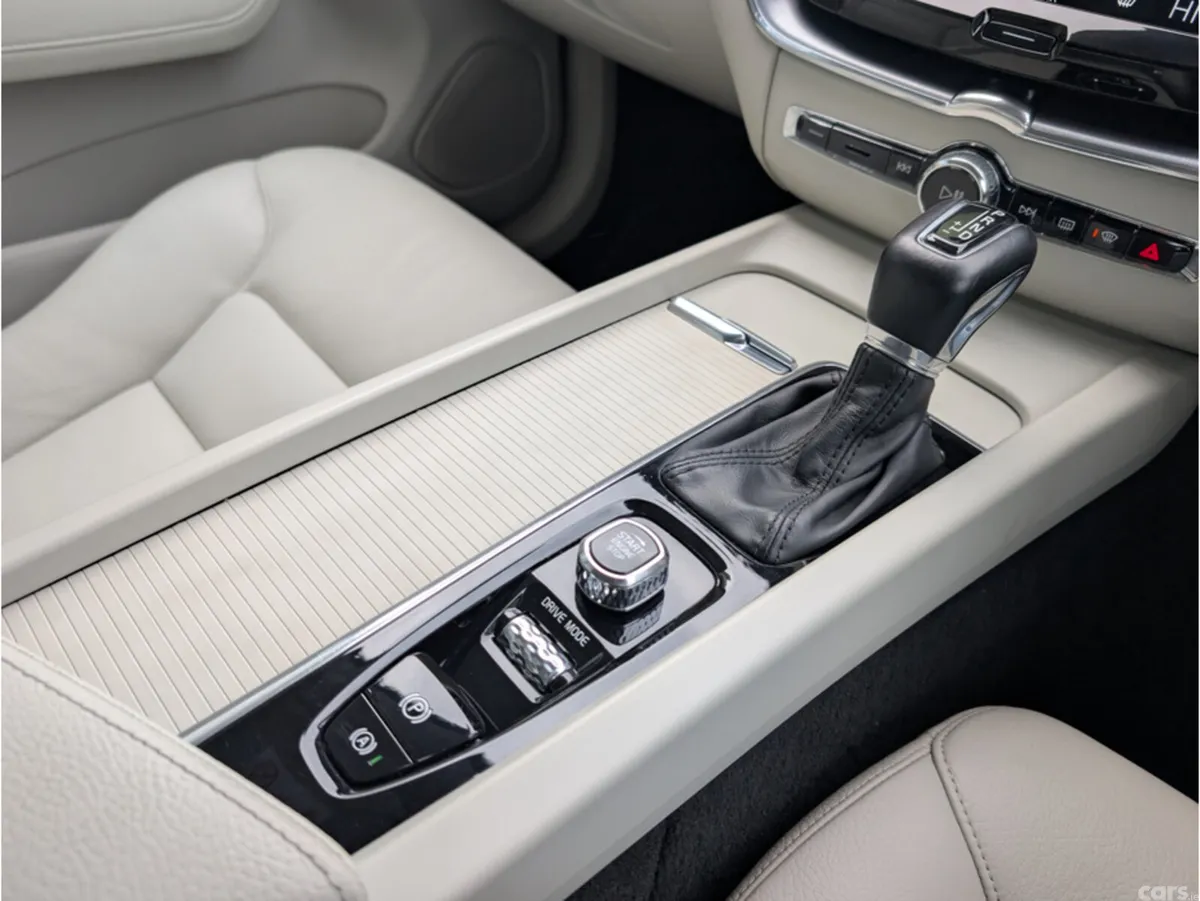 Volvo XC60 SUV, Diesel, 2019, Grey
