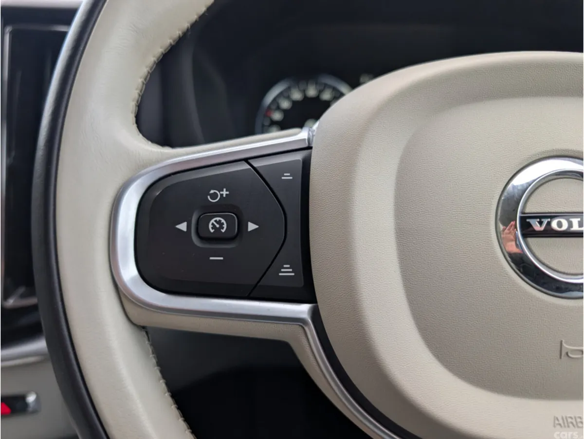 Volvo XC60 SUV, Diesel, 2019, Grey