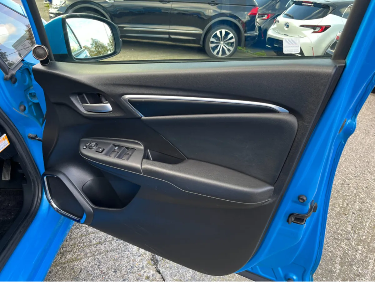 Honda Fit Hatchback, Petrol Hybrid, 2015, Blue