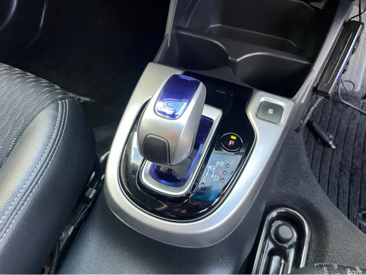 Honda Fit Hatchback, Petrol Hybrid, 2015, Blue