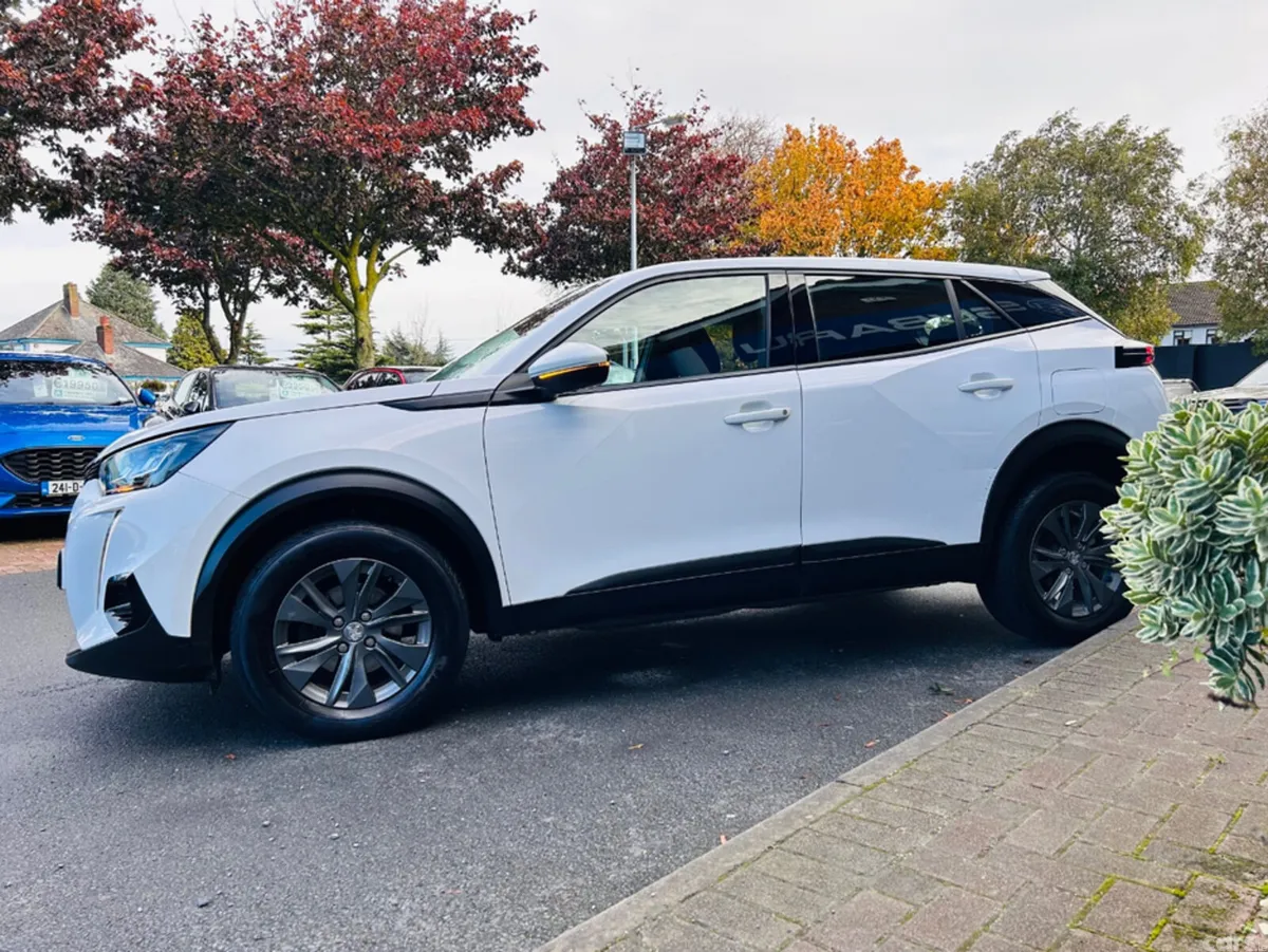Peugeot 5008 MPV, Diesel, 2018, White