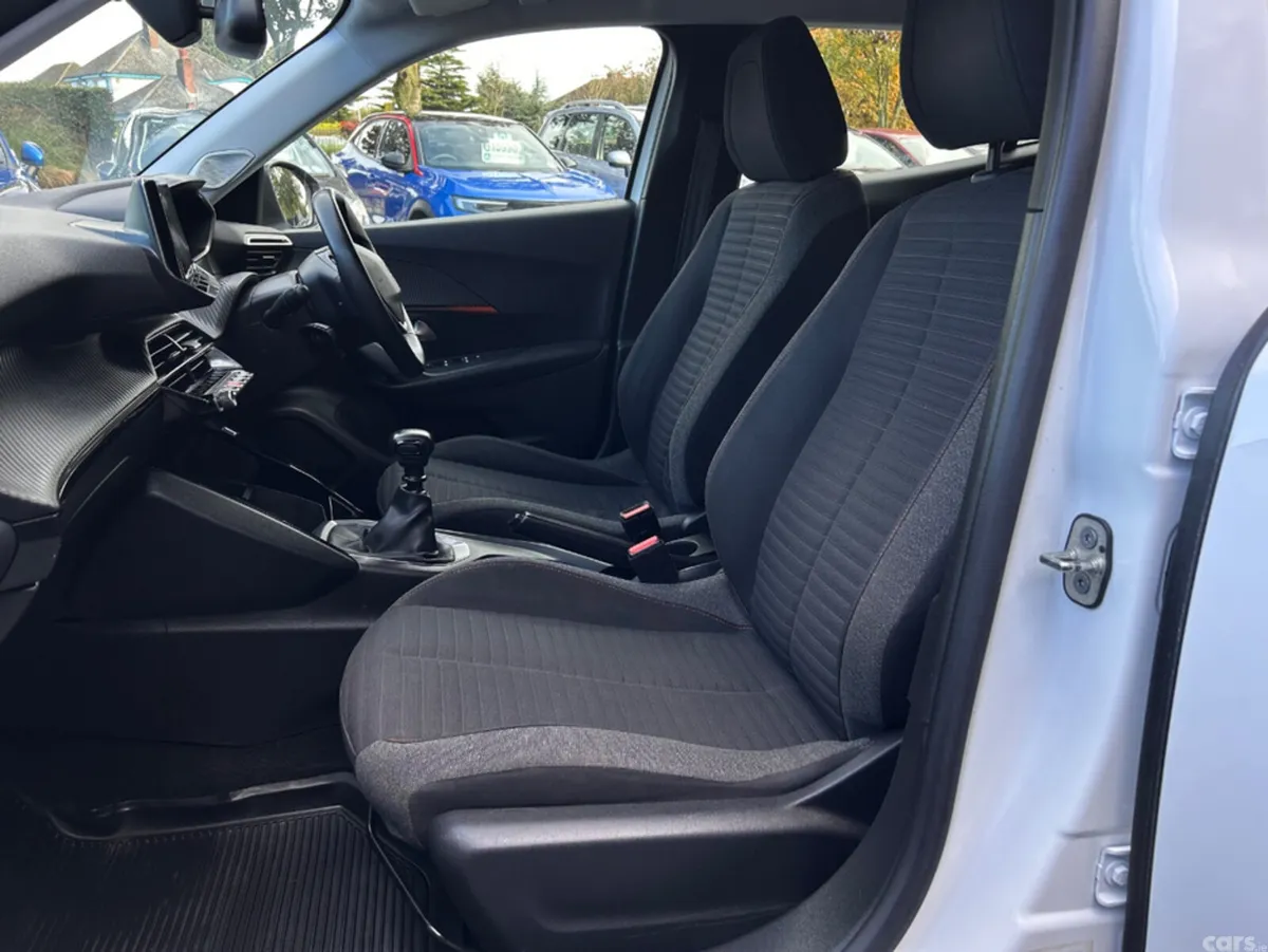 Peugeot 5008 MPV, Diesel, 2018, White