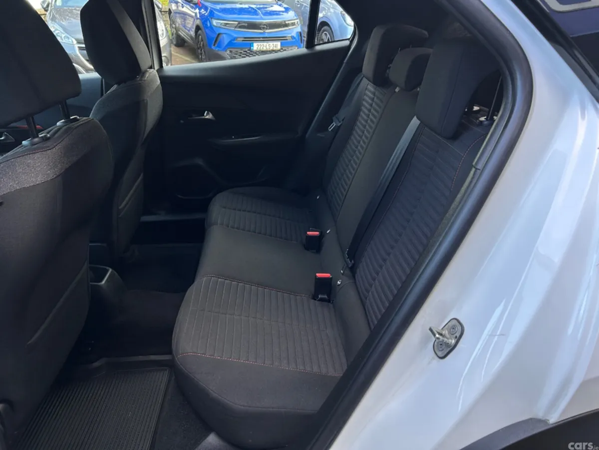 Peugeot 5008 MPV, Diesel, 2018, White