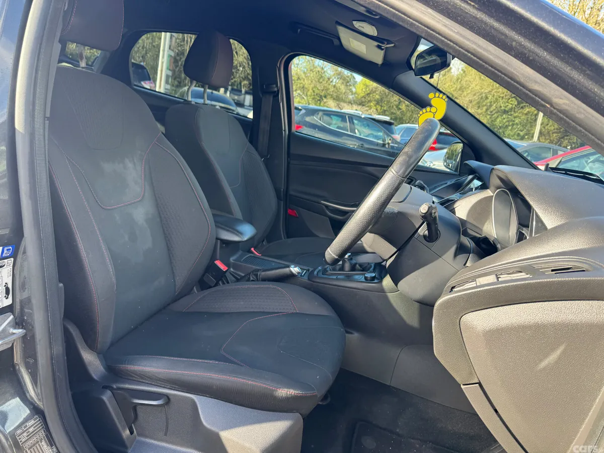 Ford Focus Hatchback, Diesel, 2018, Grey