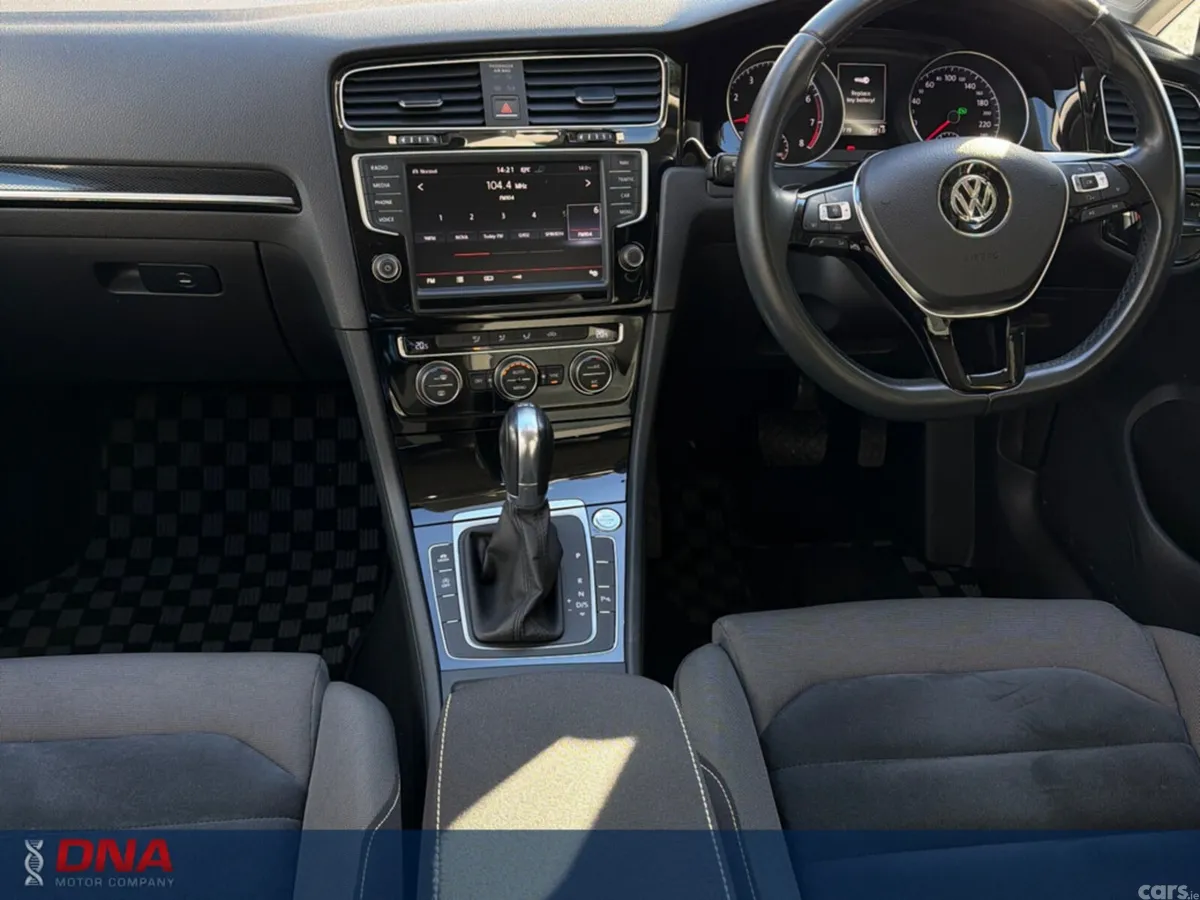 Volkswagen Golf Hatchback, Petrol, 2016, Red
