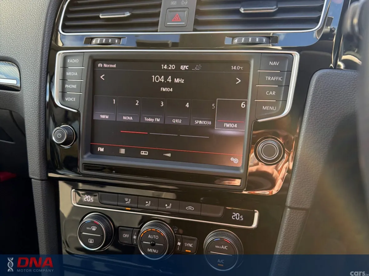 Volkswagen Golf Hatchback, Petrol, 2016, Red