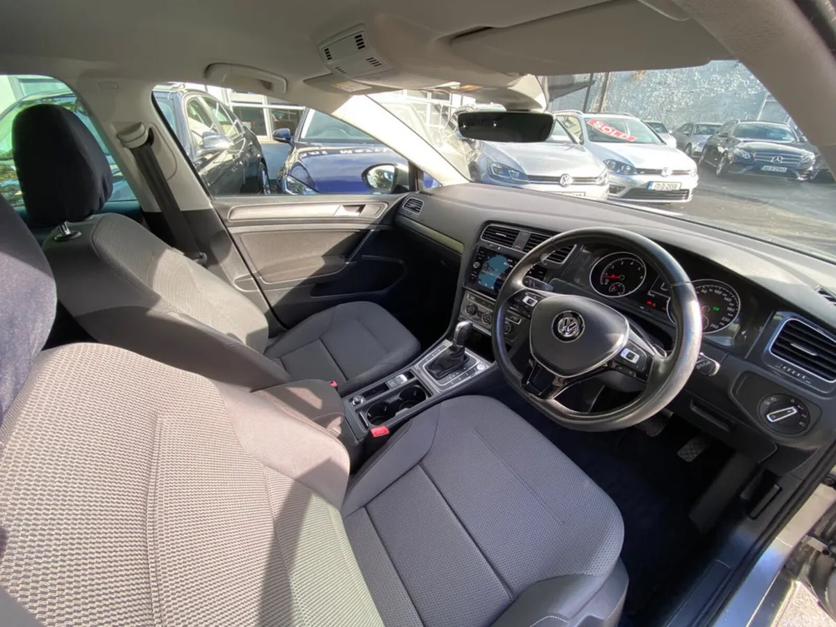 Volkswagen Golf Hatchback, Petrol, 2017, Silver
