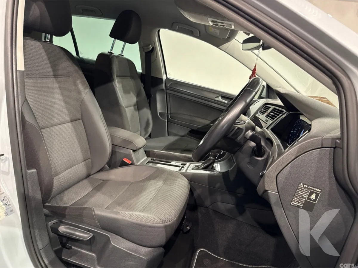 Volkswagen Golf Hatchback, Petrol, 2019, White