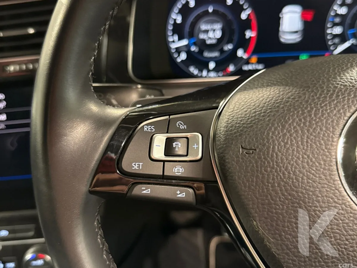 Volkswagen Golf Hatchback, Petrol, 2019, White