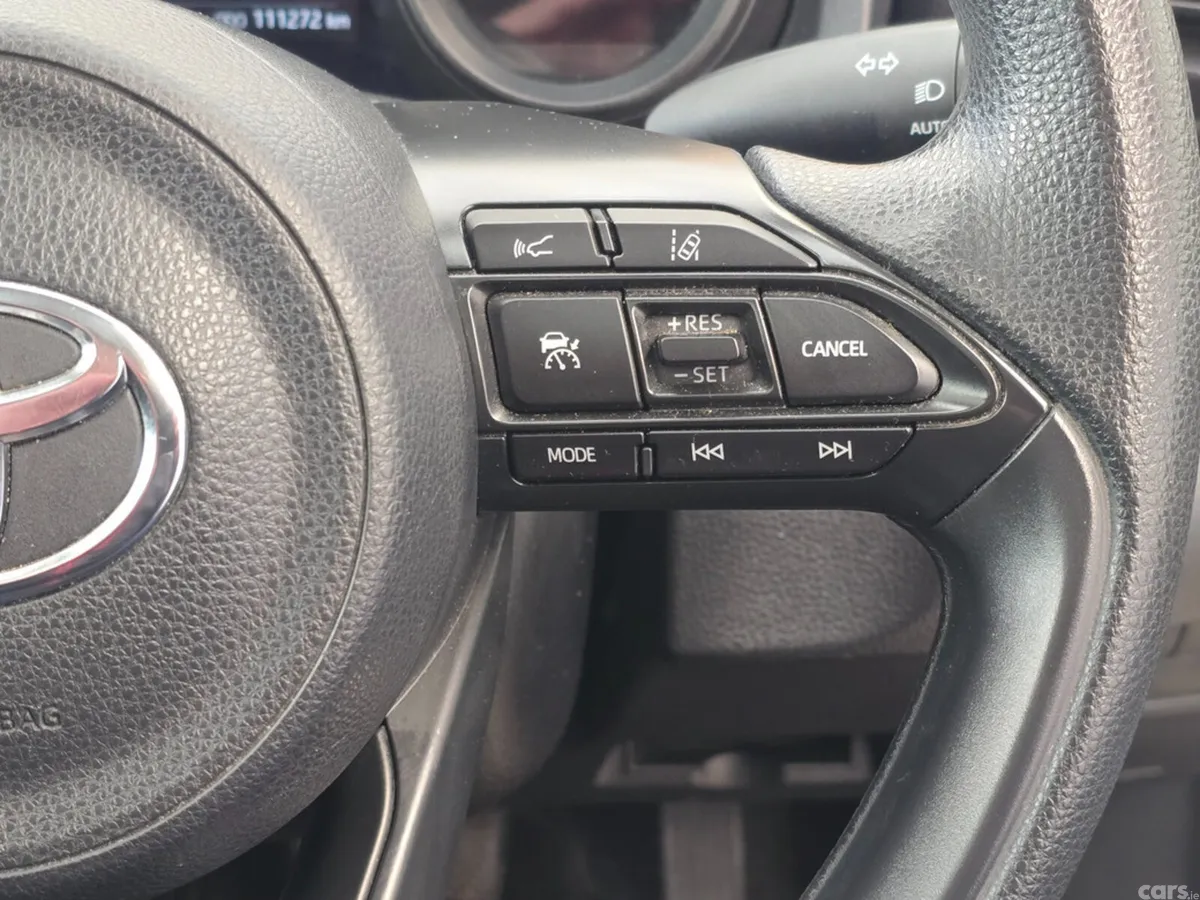 Toyota Yaris Cross SUV, Petrol Hybrid, 2021, Blue