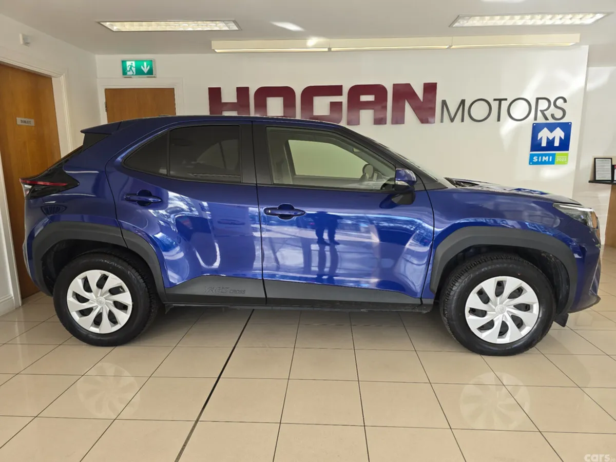 Toyota Yaris Cross SUV, Petrol Hybrid, 2021, Blue