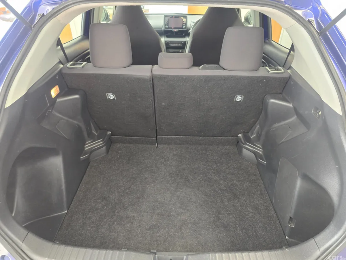 Toyota Yaris Cross SUV, Petrol Hybrid, 2021, Blue