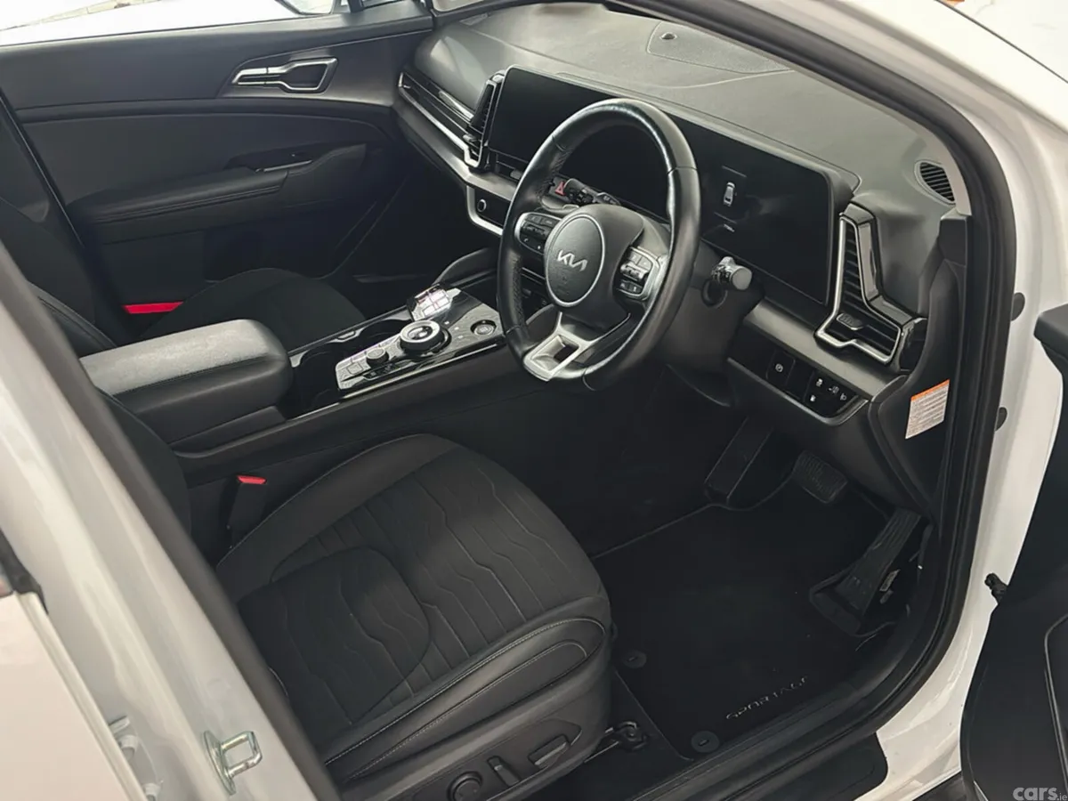 Kia Sportage SUV, Petrol Plug-in Hybrid, 2023, White