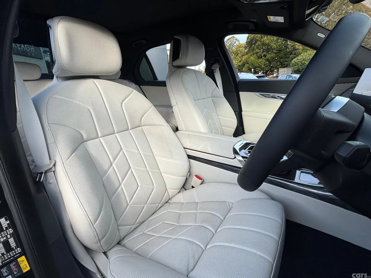 BMW i7 Saloon, Electric, 2025, Black