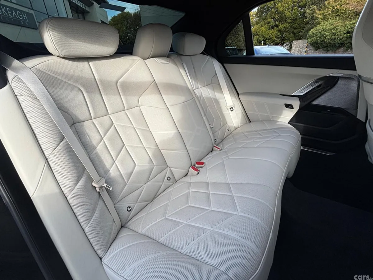 BMW i7 Saloon, Electric, 2025, Black