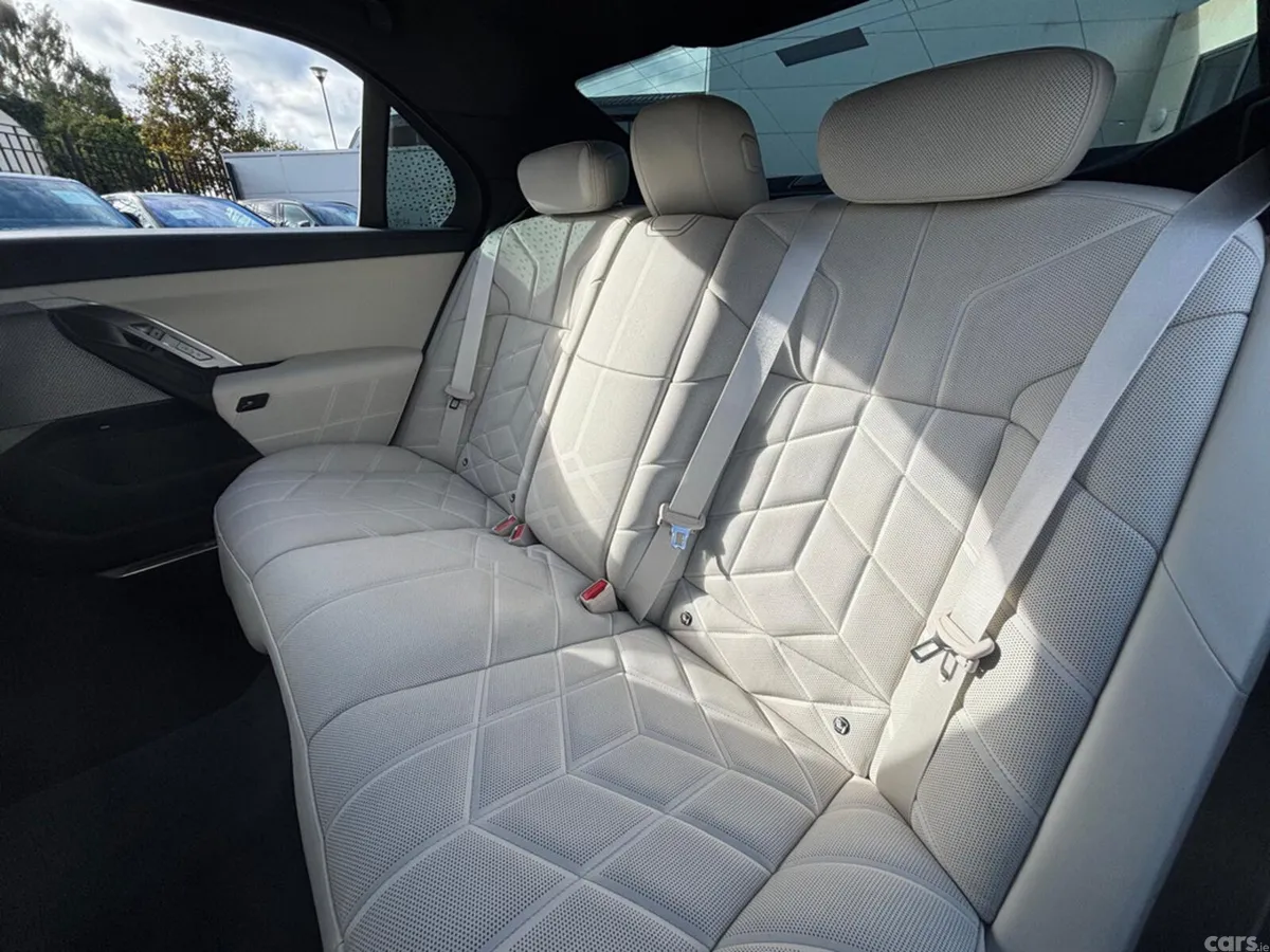BMW i7 Saloon, Electric, 2025, Black