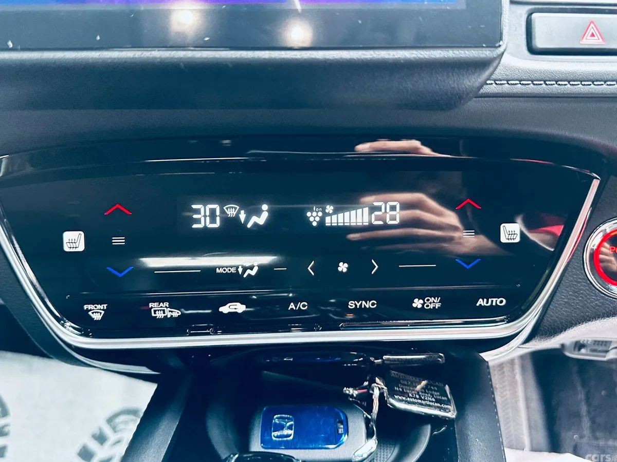 Honda Vezel SUV, Petrol Hybrid, 2019, White