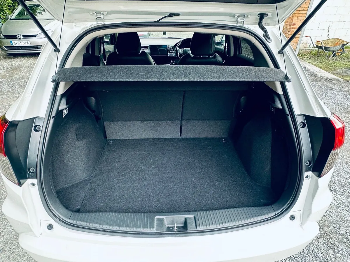 Honda Vezel SUV, Petrol Hybrid, 2019, White