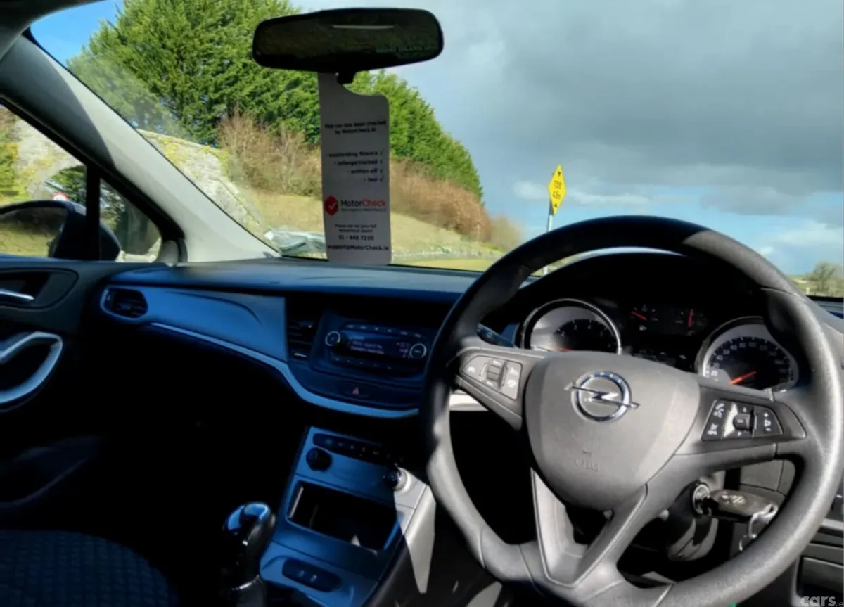 Opel Astra Hatchback, Petrol, 2019, Blue