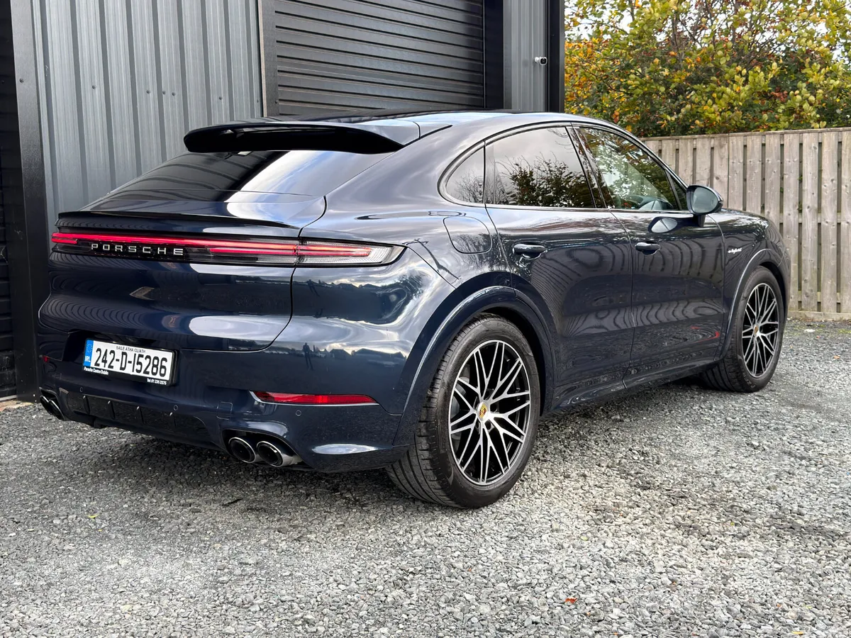 Porsche Cayenne SUV, Petrol Plug-in Hybrid, 2024, Blue