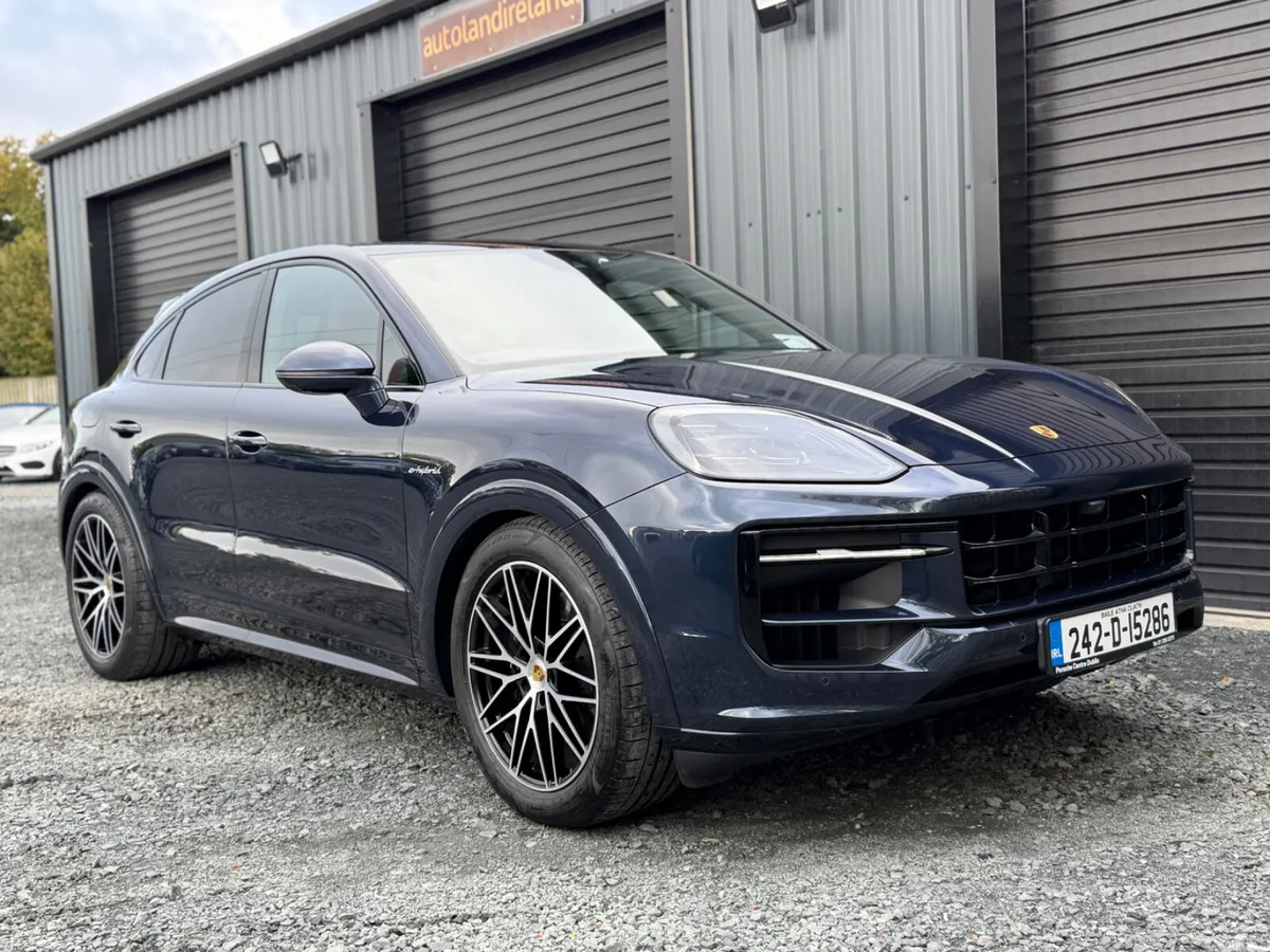 Porsche Cayenne SUV, Petrol Plug-in Hybrid, 2024, Blue