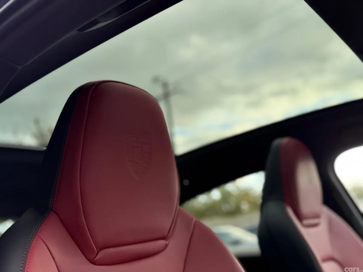 Porsche Cayenne SUV, Petrol Plug-in Hybrid, 2024, Blue