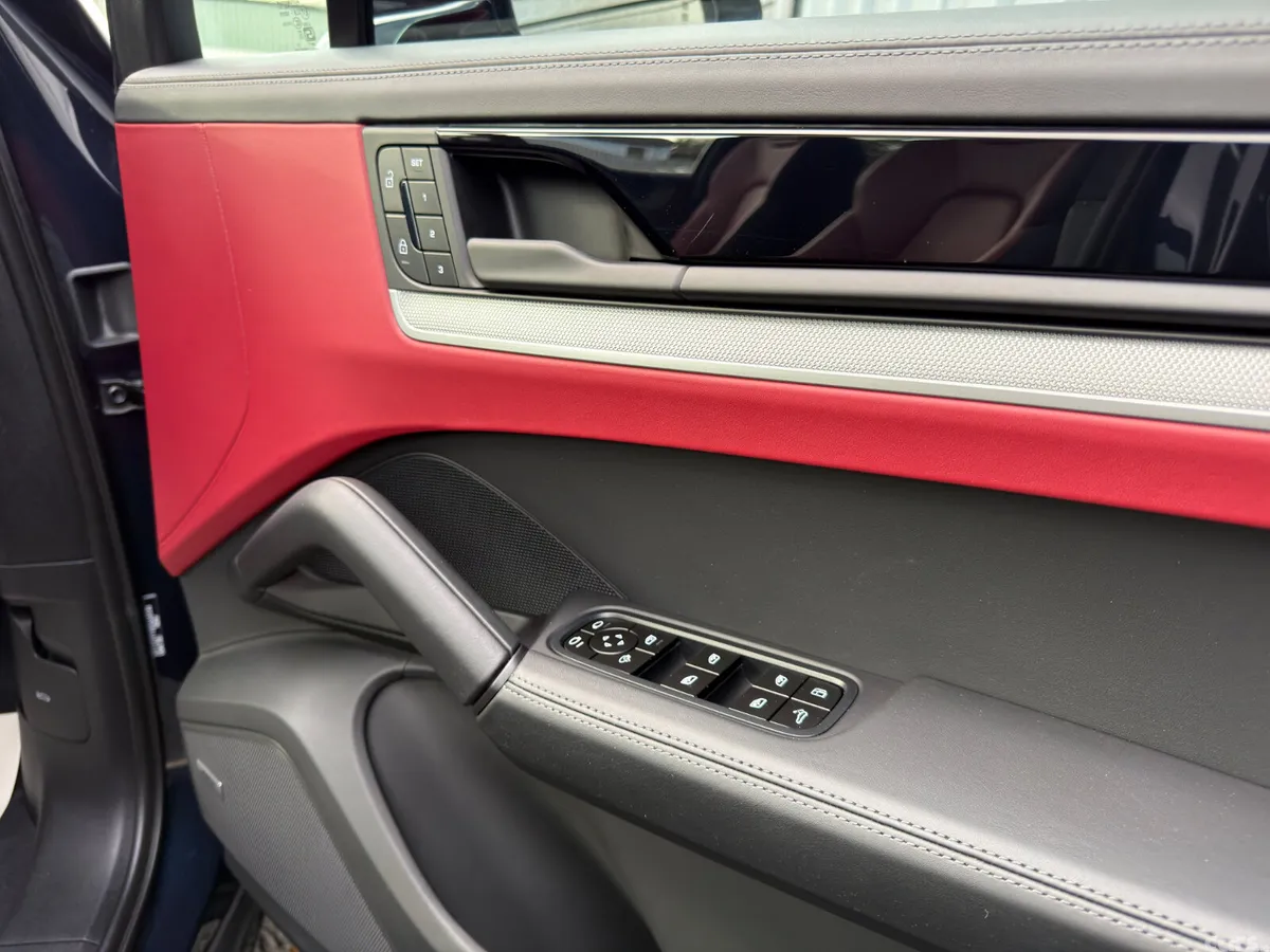 Porsche Cayenne SUV, Petrol Plug-in Hybrid, 2024, Blue