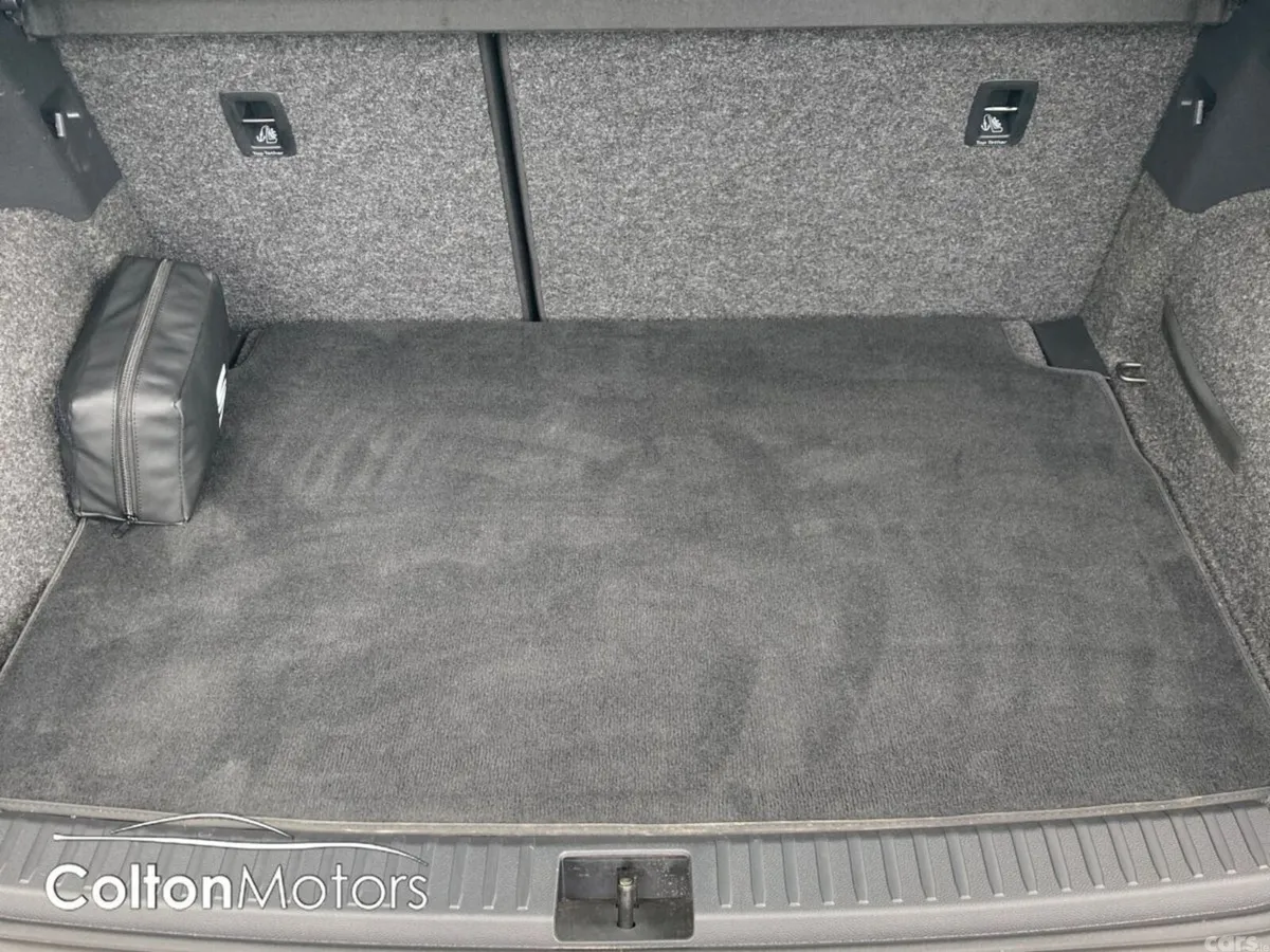 SEAT Arona SUV, Petrol, 2025, Green