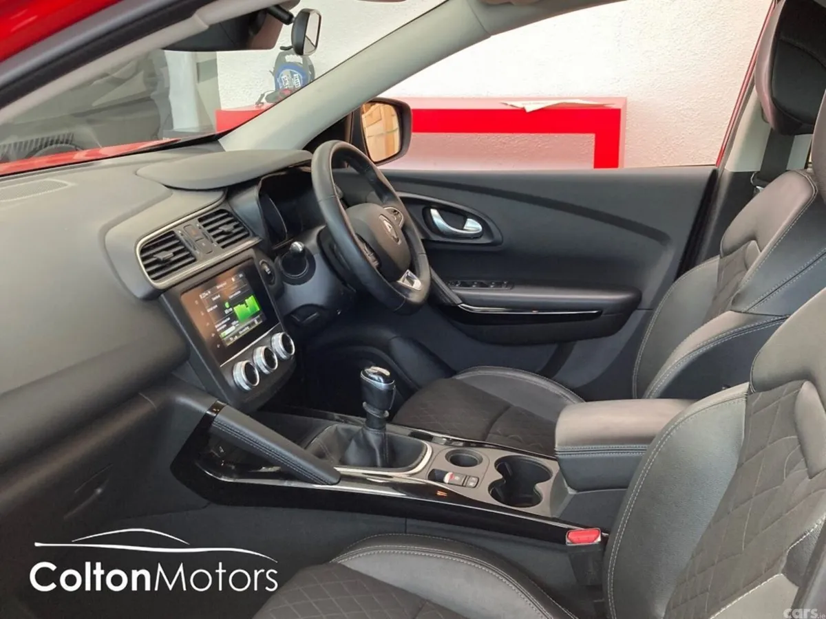 Renault Kadjar SUV, Diesel, 2021, Red