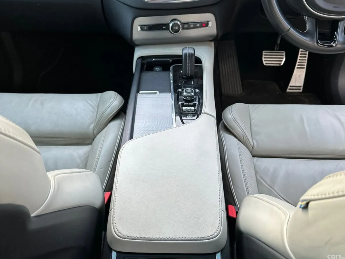 Volvo XC90 SUV, Petrol Plug-in Hybrid, 2021, Grey