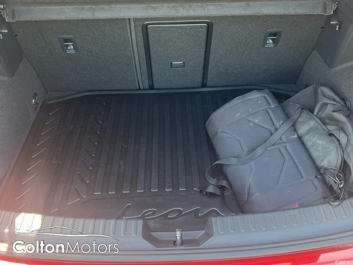 SEAT Leon Hatchback, Petrol Plug-in Hybrid, 2025, Red