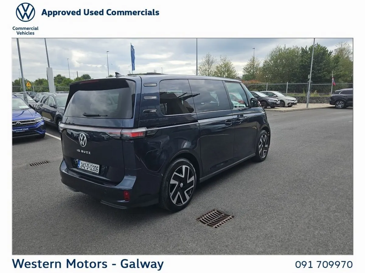 Volkswagen ID.Buzz Estate, Electric, 2024, Blue