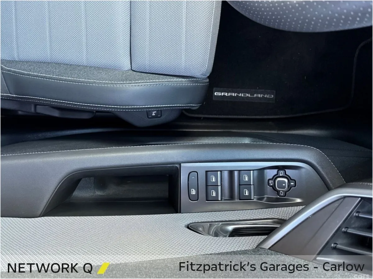 Opel Grandland SUV, Electric, 2025, White