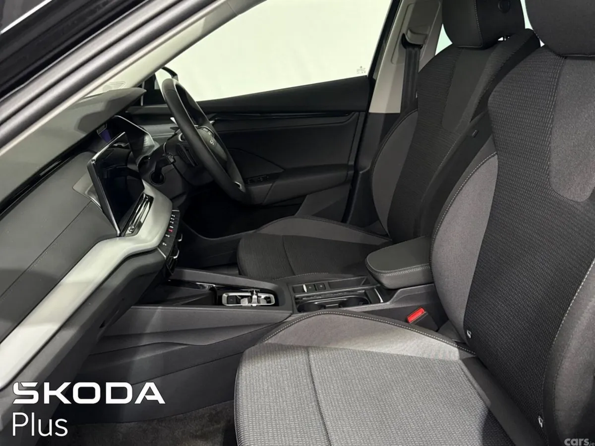 Skoda Octavia Saloon, Petrol, 2026, Black