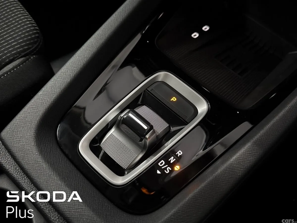 Skoda Octavia Saloon, Petrol, 2026, Black