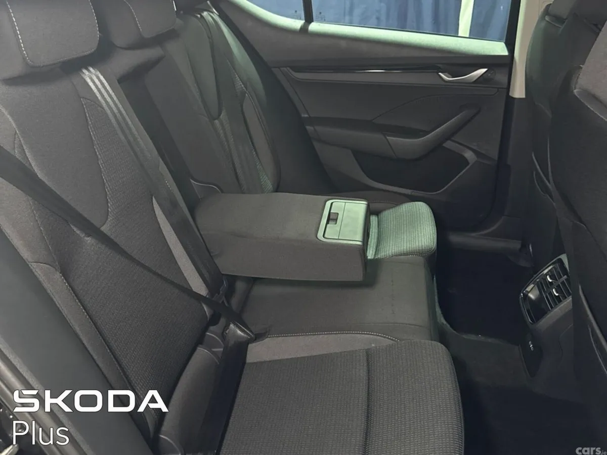 Skoda Octavia Saloon, Petrol, 2026, Black