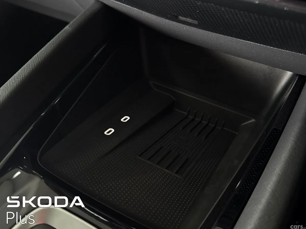 Skoda Octavia Saloon, Petrol, 2026, Black