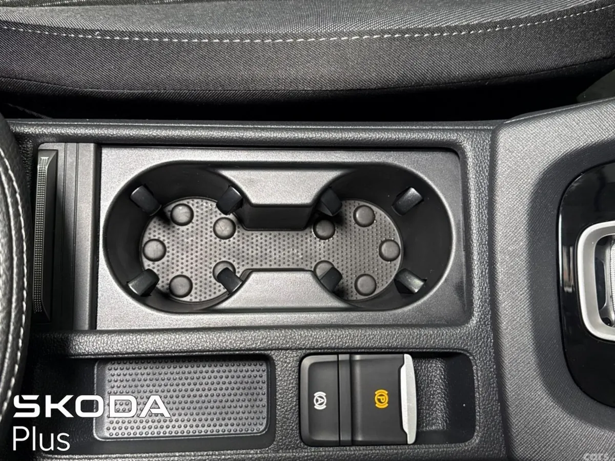 Skoda Octavia Saloon, Petrol, 2026, Black