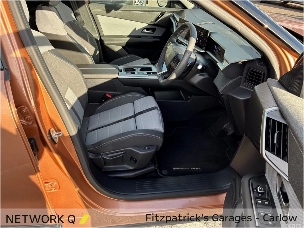 Opel Grandland SUV, Electric, 2025, Brown