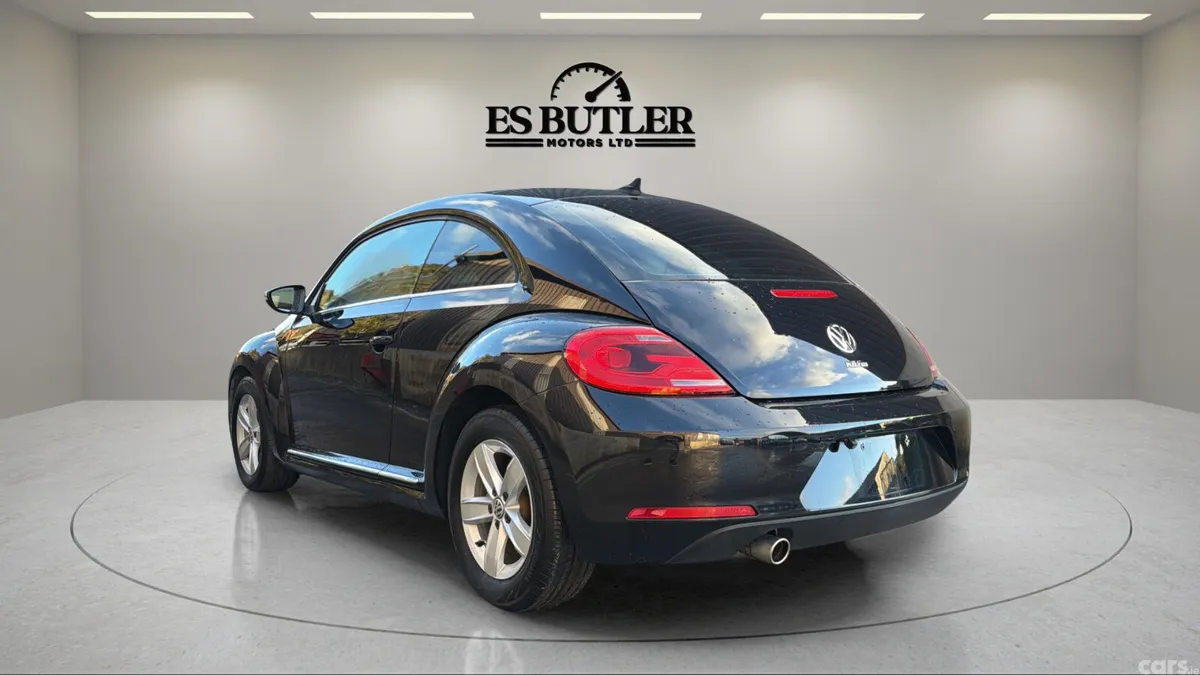 Volkswagen Beetle Hatchback, Petrol, 2015, Black