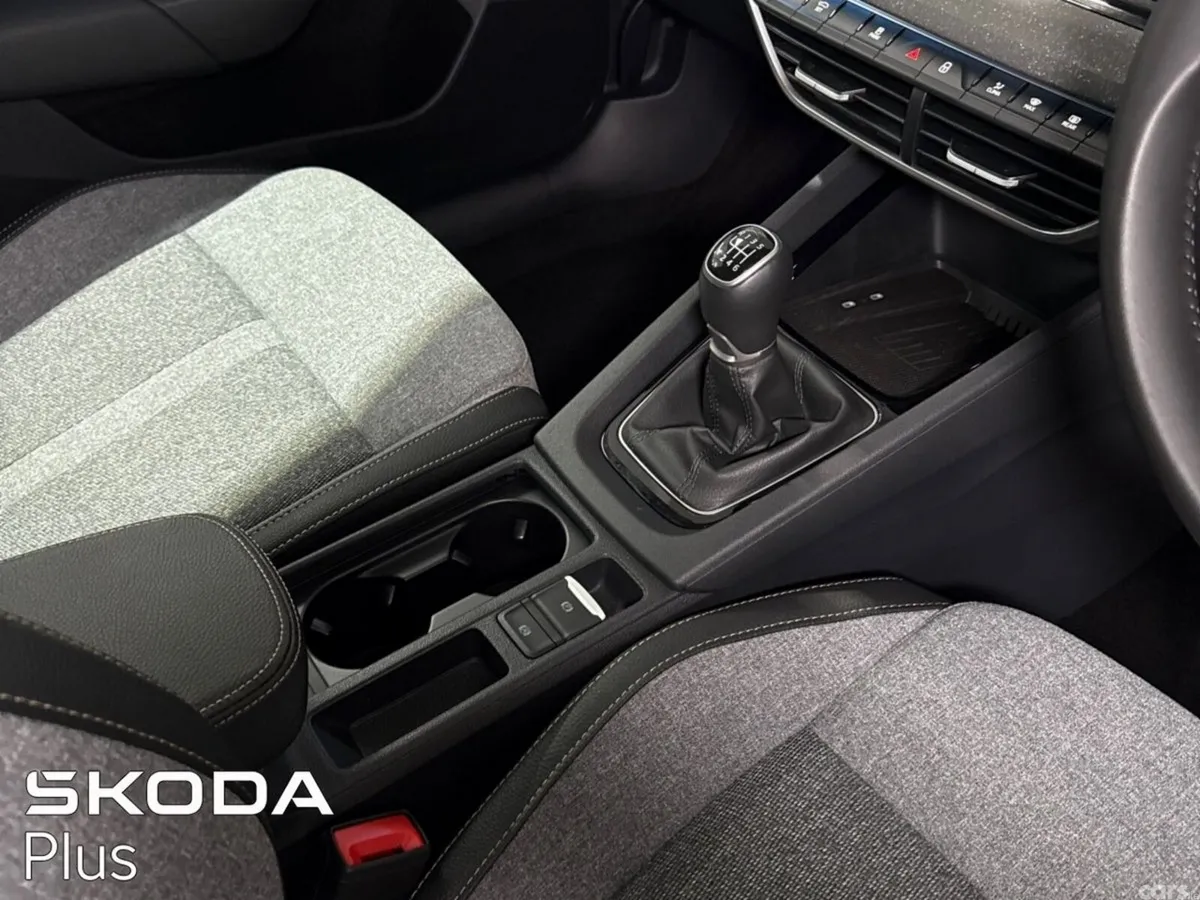 Skoda Octavia Saloon, Petrol, 2026, Black