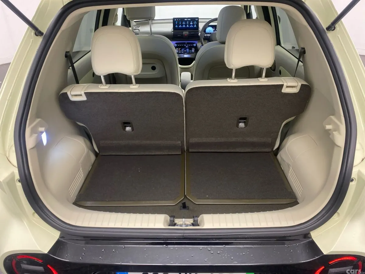 Hyundai INSTER MPV, Electric, 2026, Yellow