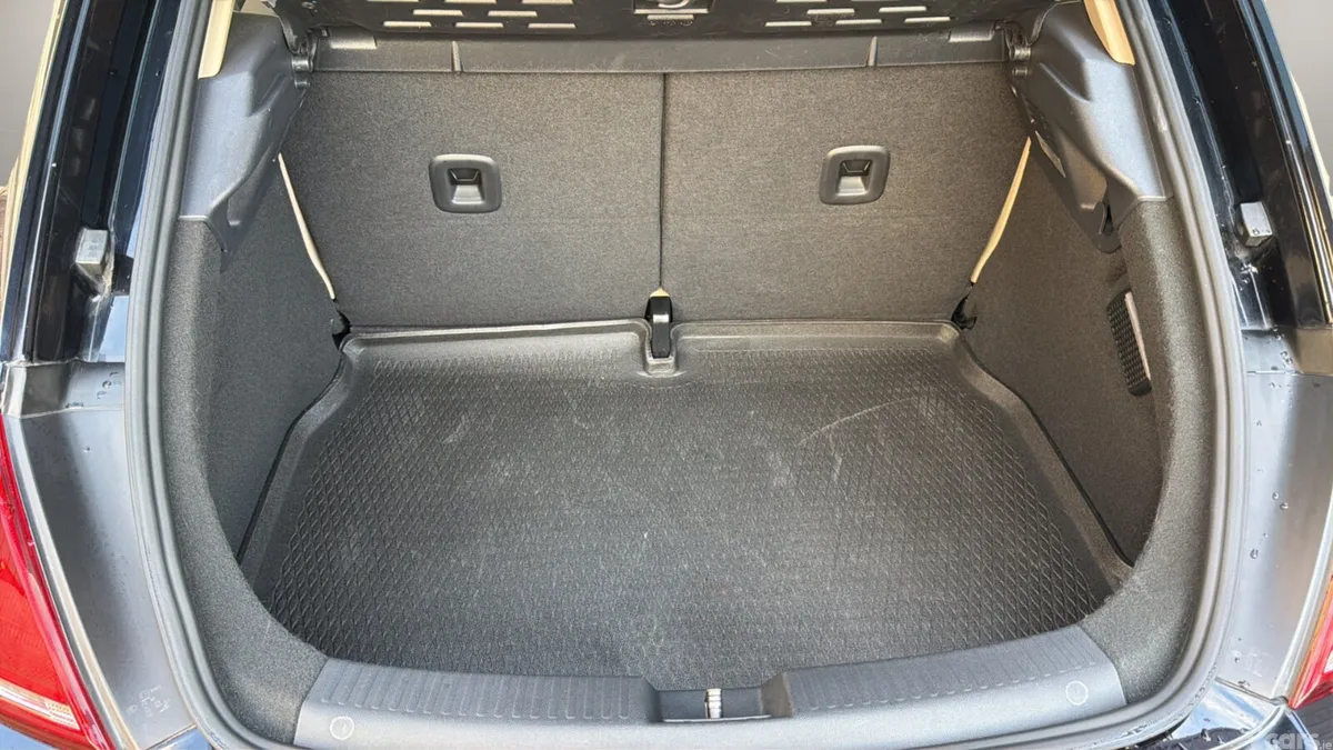 Volkswagen Beetle Hatchback, Petrol, 2015, Black