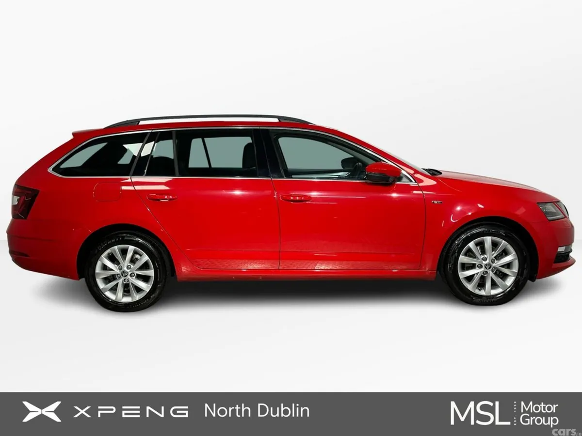 Skoda Octavia Estate, Petrol, 2020, Red