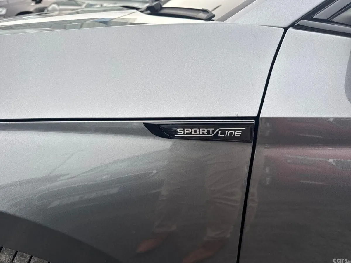 Skoda Octavia Hatchback, Diesel, 2027, Grey