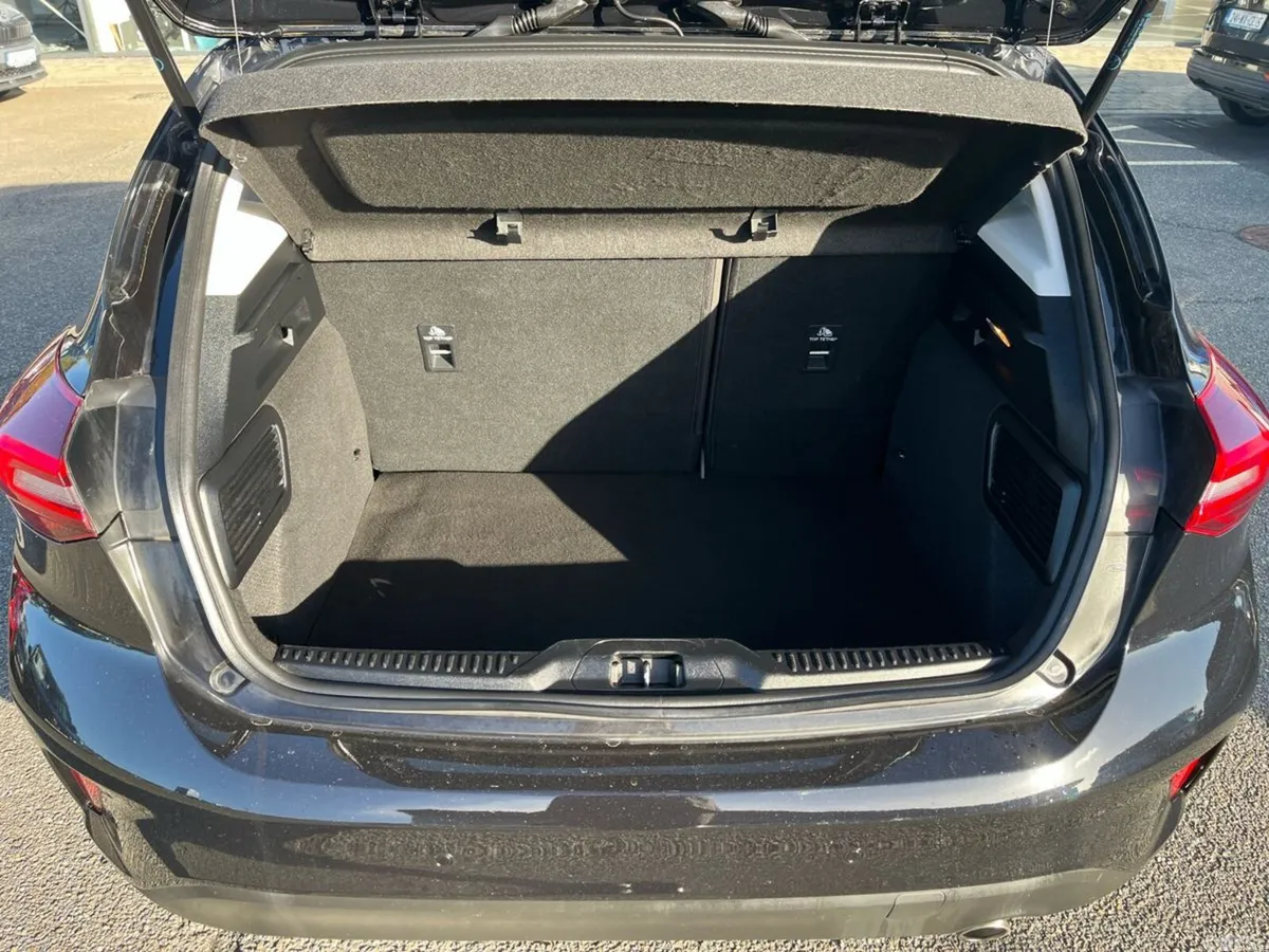 Ford Focus Hatchback, Diesel, 2023, Black