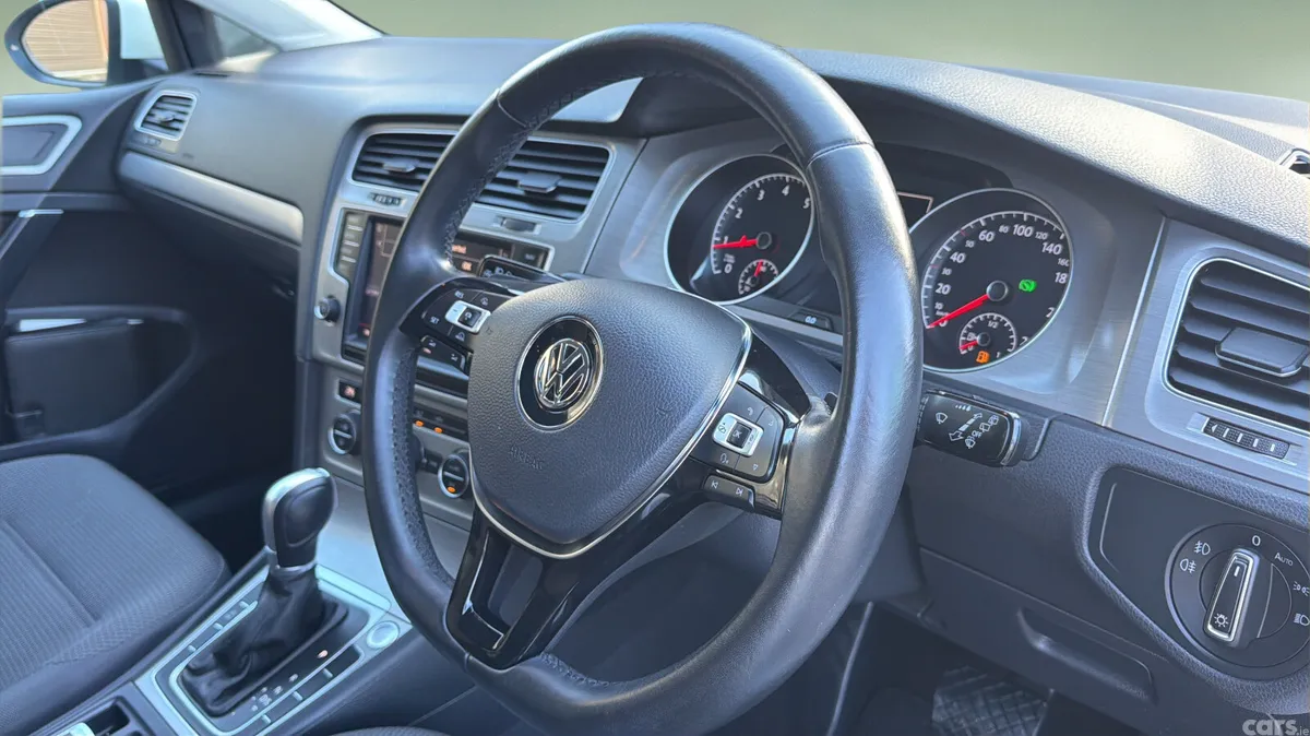 Volkswagen Golf Hatchback, Petrol, 2016, White
